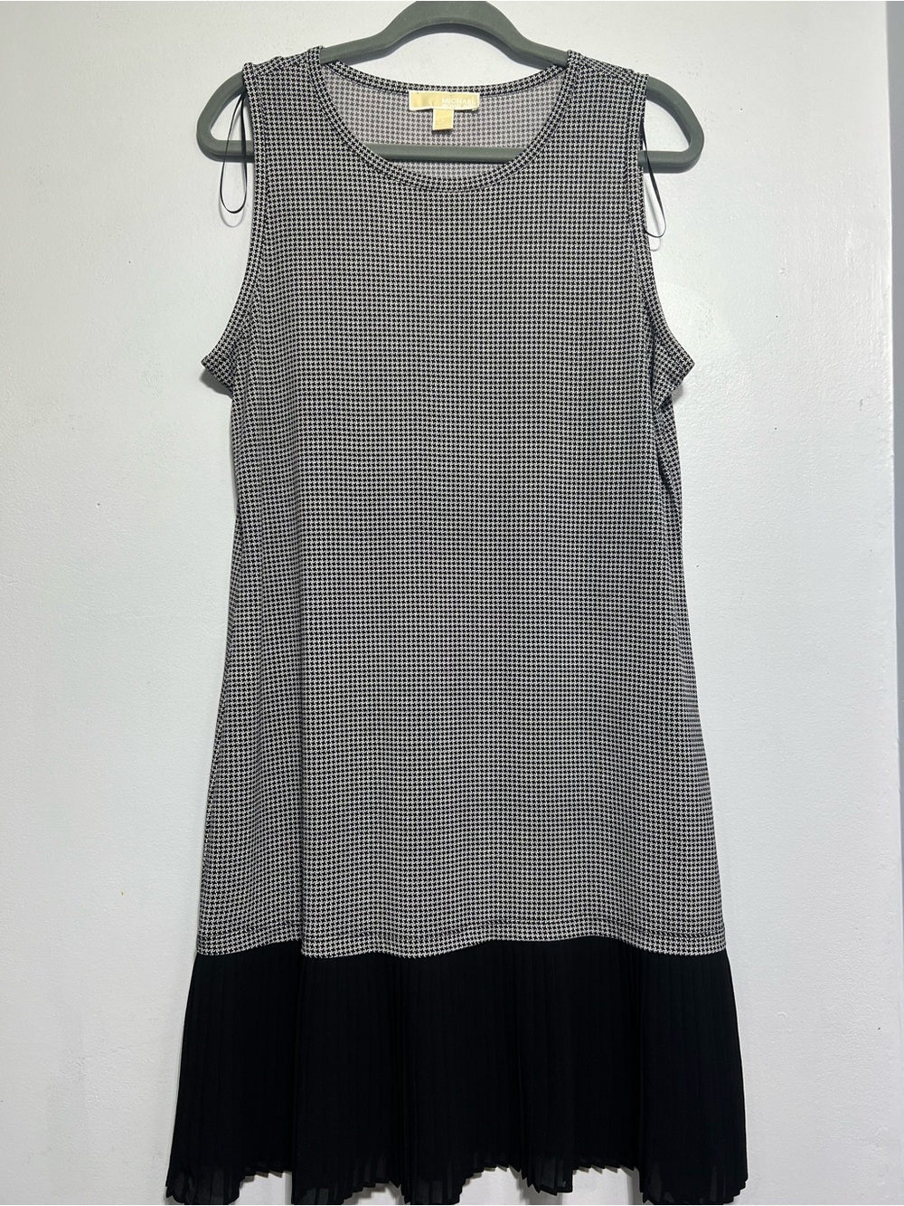 Michael Kors Black and White Houndstooth w/Pleated Sheer Hem Midi Large